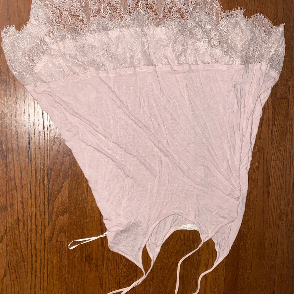 Light Pink High-Low Tank w Lace Trim (Size L)